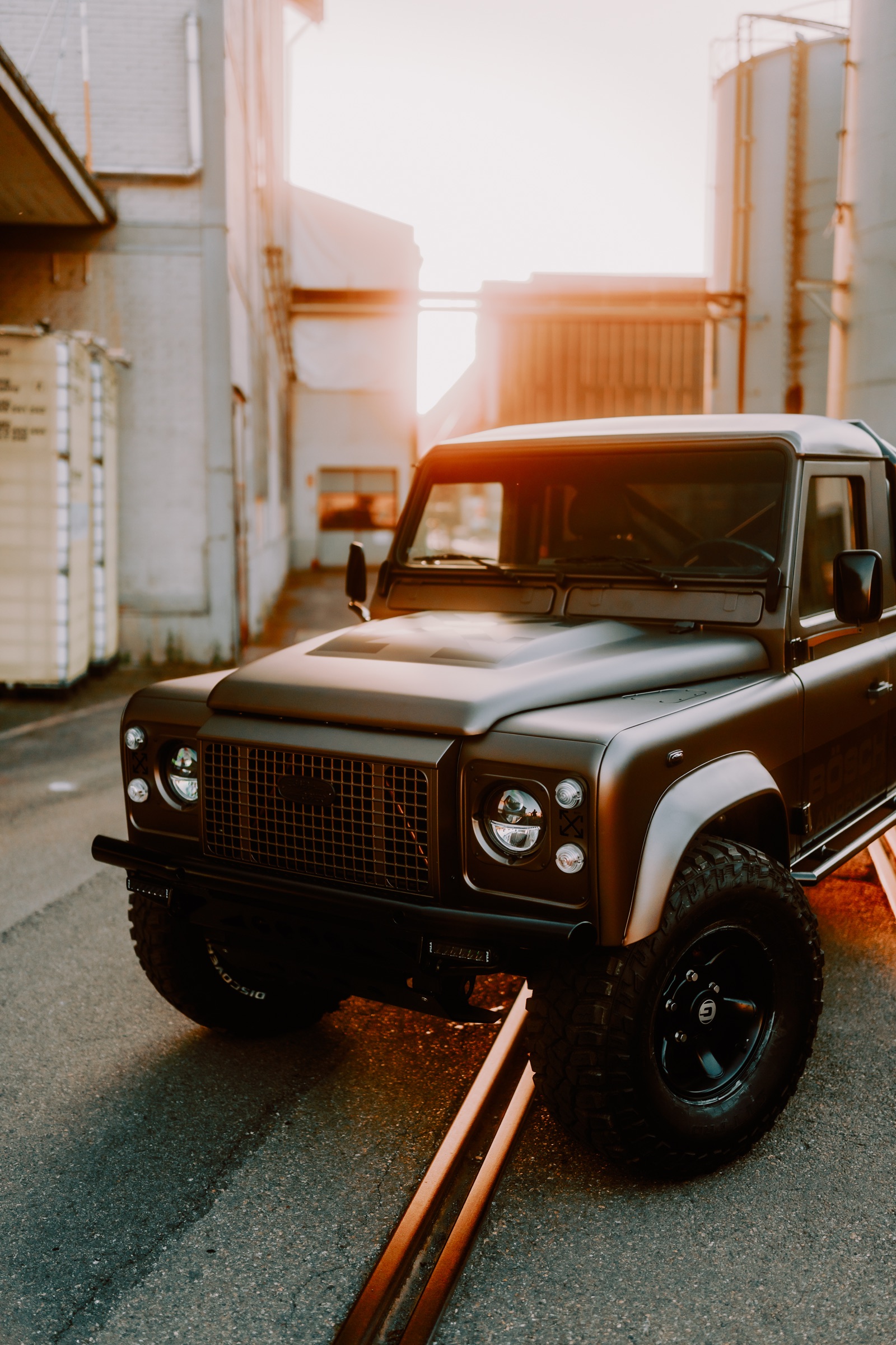 Land Rover Pickup in der Abendsonne
