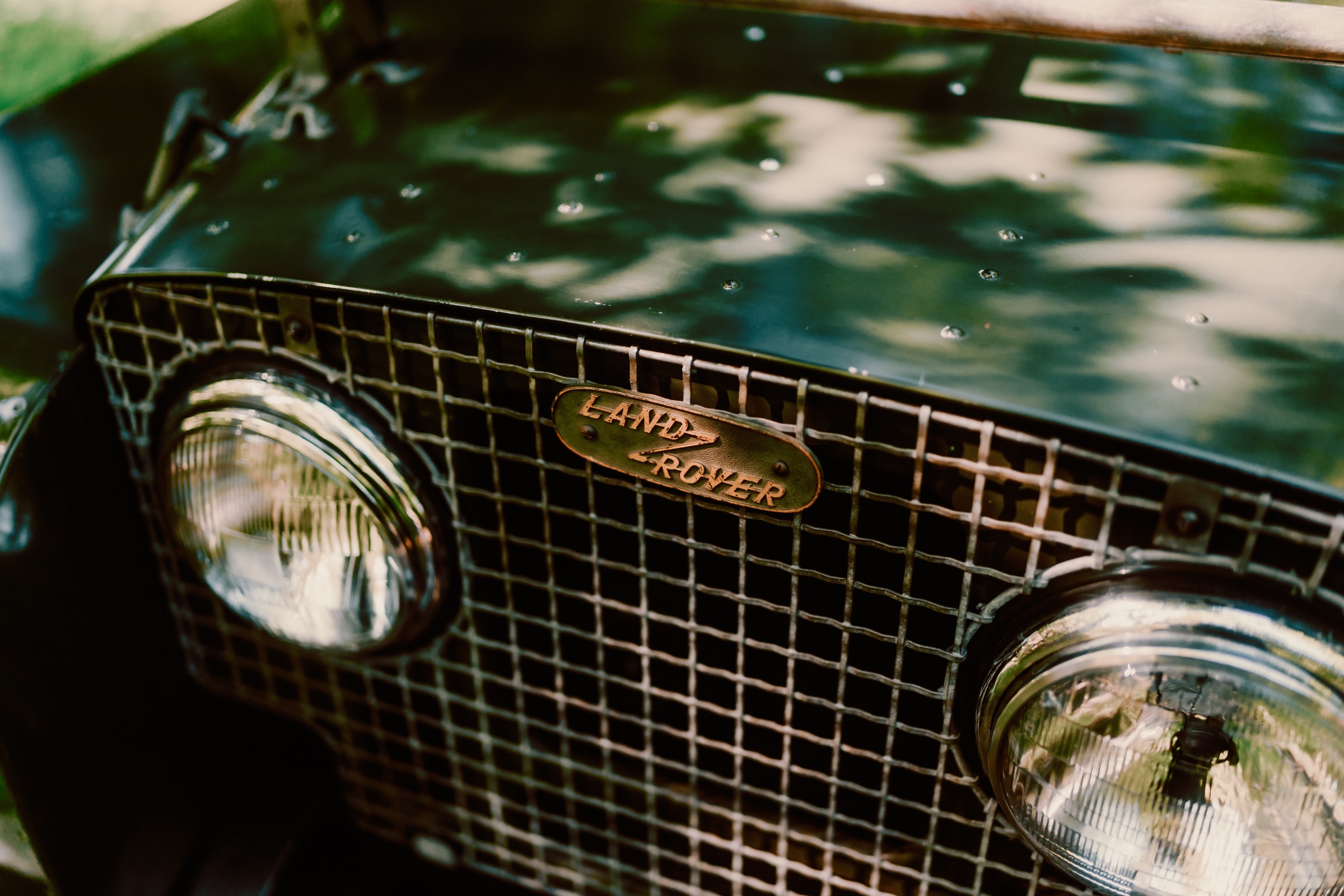 Land Rover Kühlergrill und Emblem